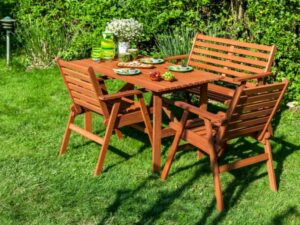 Gartenmöbel aus Holz kaufen: Alles, was Sie wissen müssen